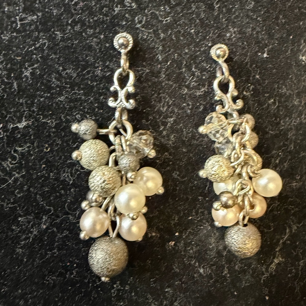 Gunmetal Silver and Pearl Dangle Earrings